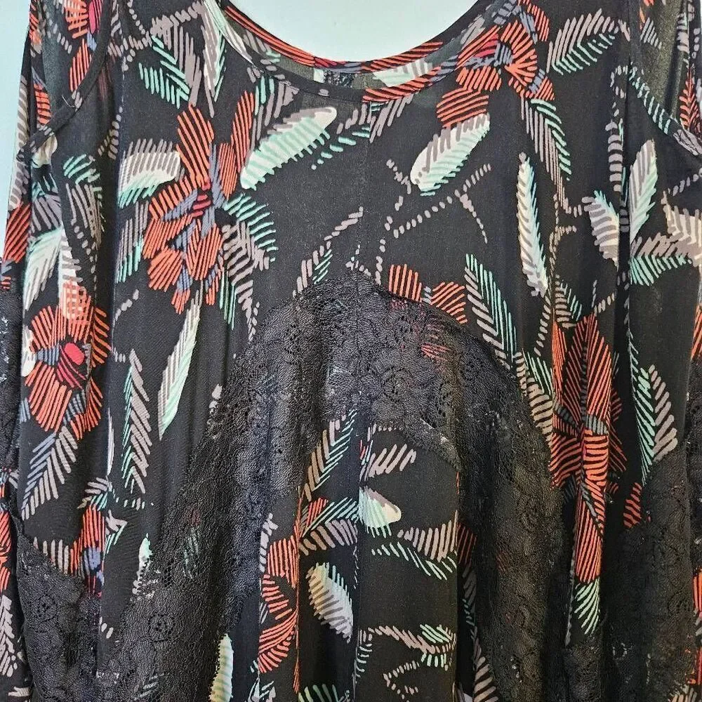 Intimately Free People black printed flowy tank. Size M.